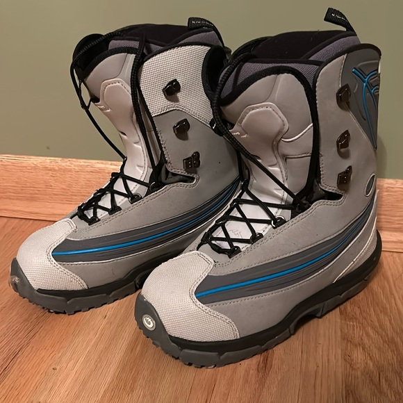 Killer Loop Fly Lady Snowboard Boots - Picture 1 of 4